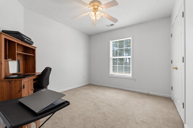 Building Photo - 4697 Cockatoo Dr NW