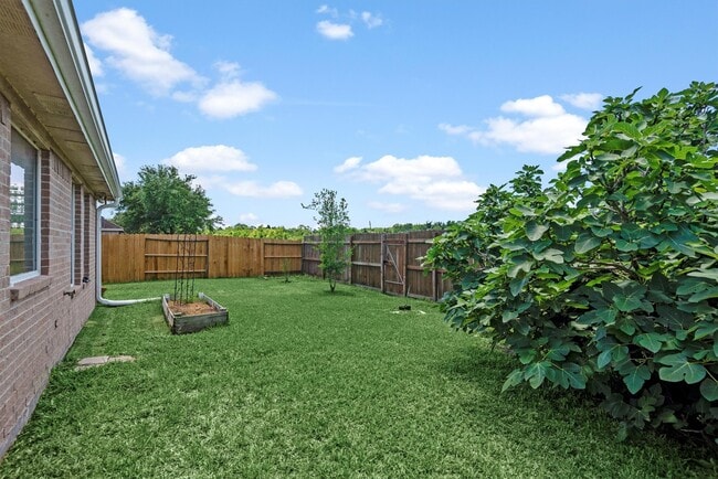 Building Photo - 5614 Savannah Woods Ln