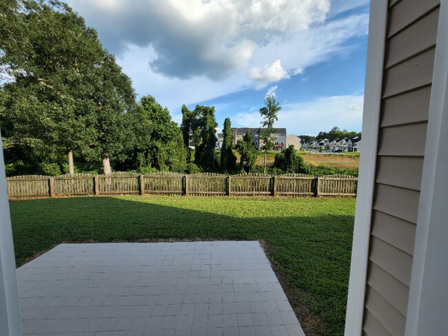 Building Photo - 317 Timber Meadow Lake