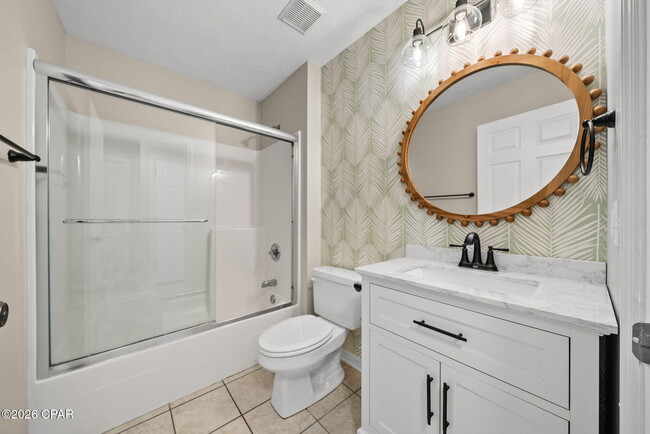 Building Photo - 615 Poinsettia Ct