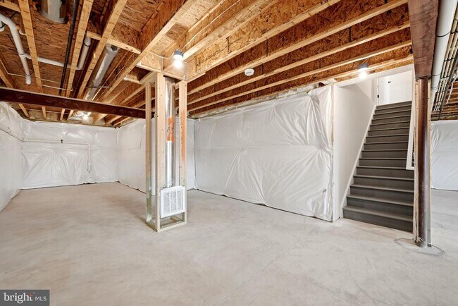 Building Photo - 102 Curtain Fall Dr