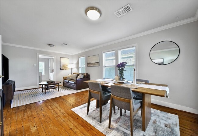 Building Photo - 1132 E 28th St