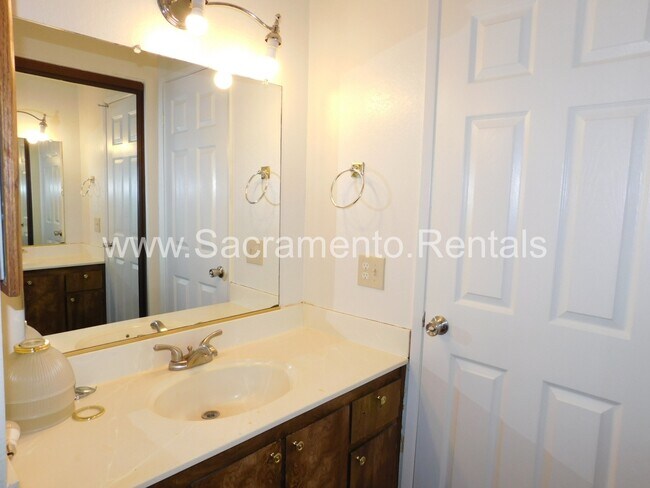 Building Photo - 750 Del Verde Cir