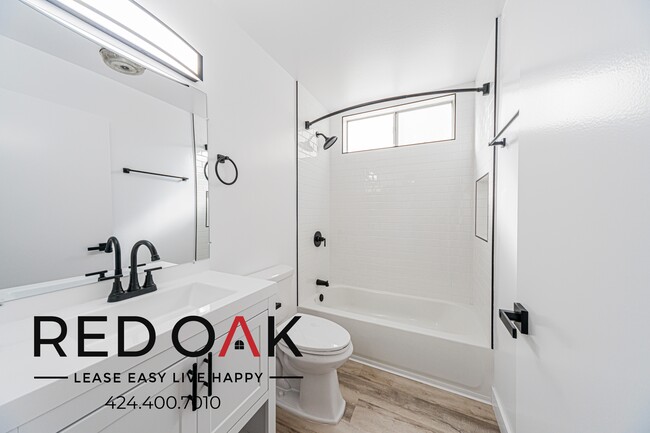 Building Photo - 9809 Regent St