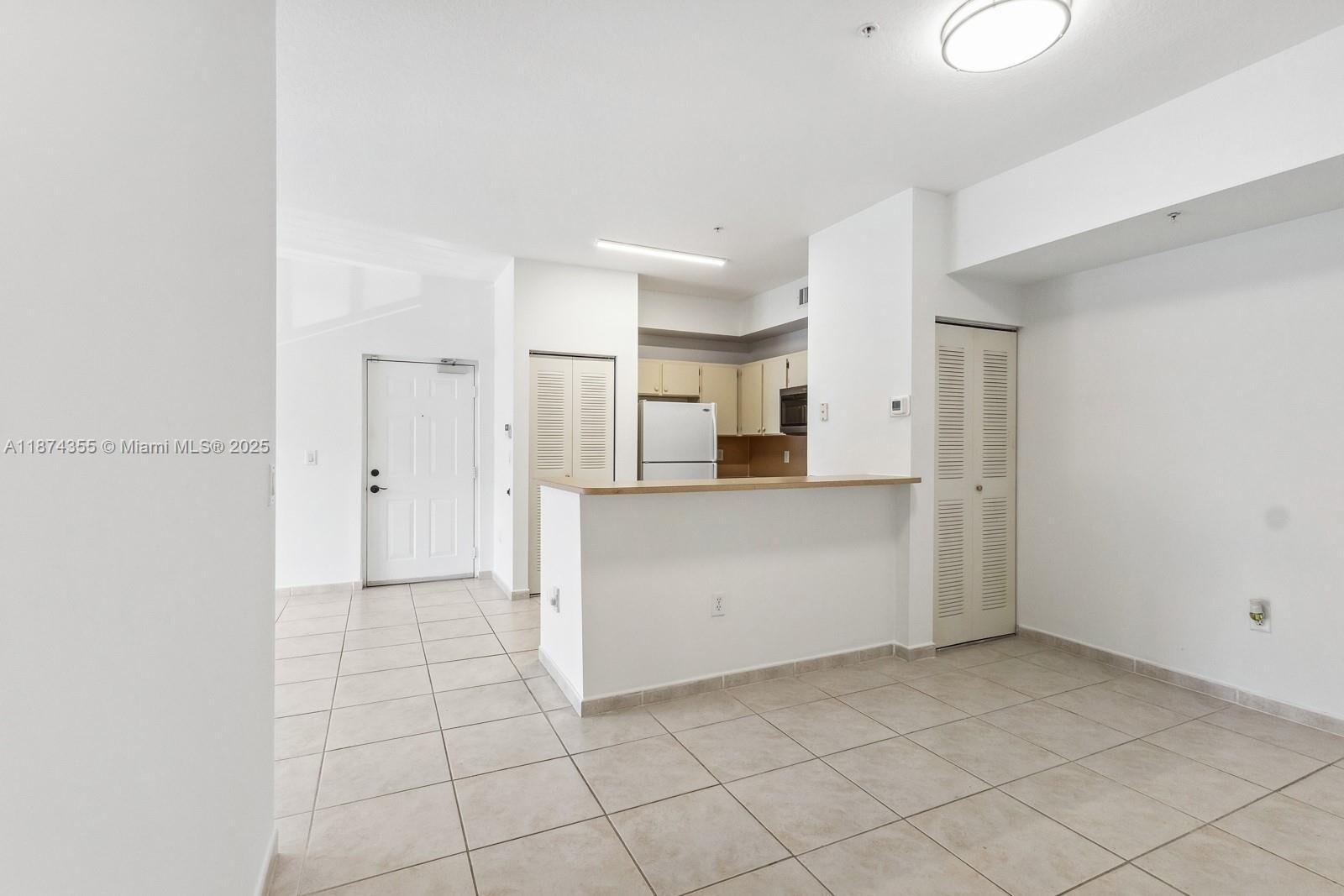 Building Photo - 7270 NW 114th Ave