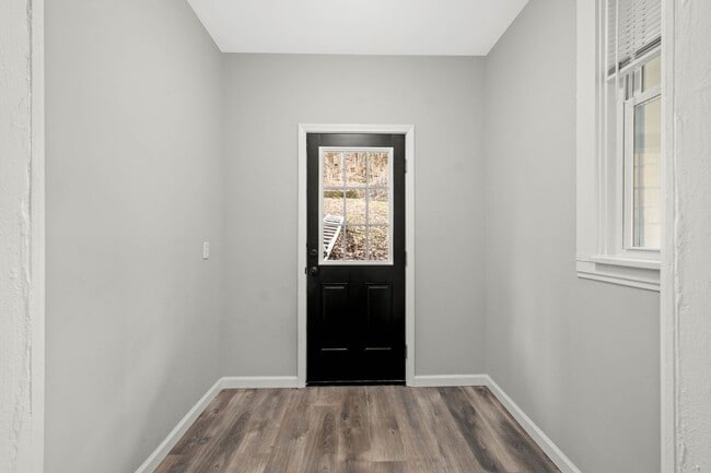 Building Photo - Gorgeous 3 bedroom home in Brookline avail...