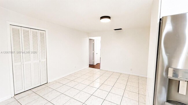 Building Photo - 6921 NW 5th Ct