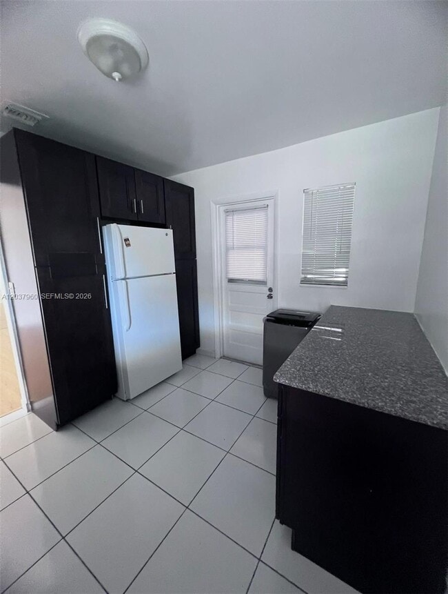 Building Photo - 2430 SW 81st Ave