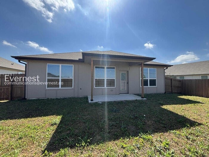 Building Photo - 705 Freedom Cir