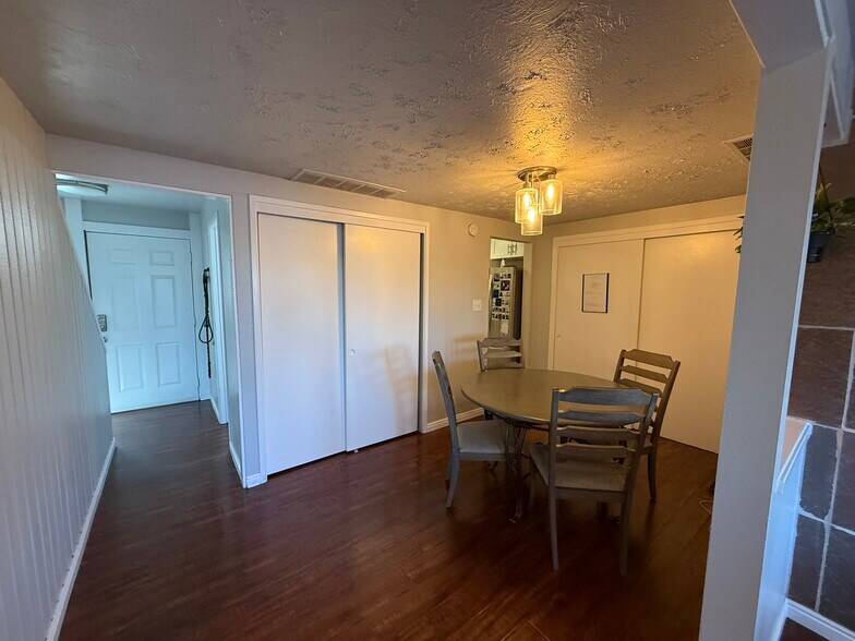 Building Photo - 4169 S Village Ln