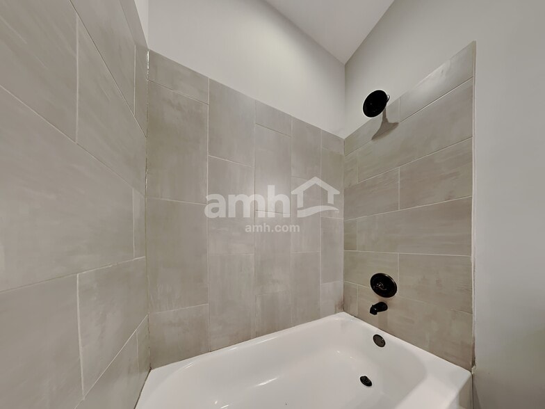 Building Photo - 3445 Tate's Way