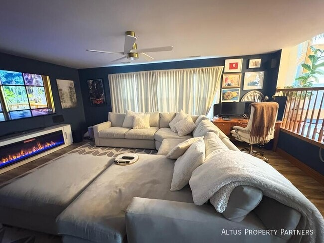 Building Photo - 1951 Spinnaker Ct