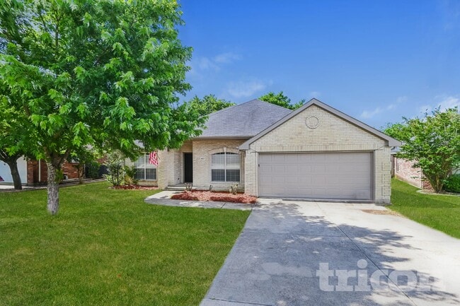 Building Photo - 407 W Creek Dr