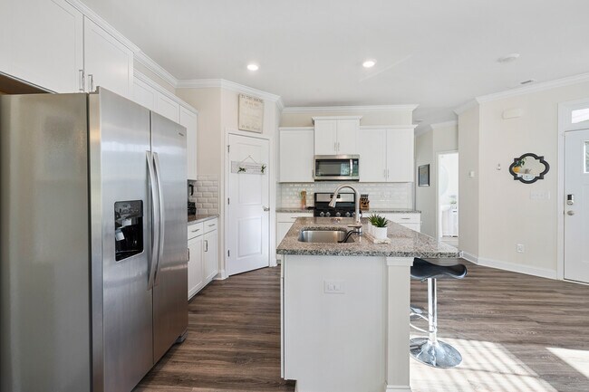 Building Photo - 1024 Chicory Trce