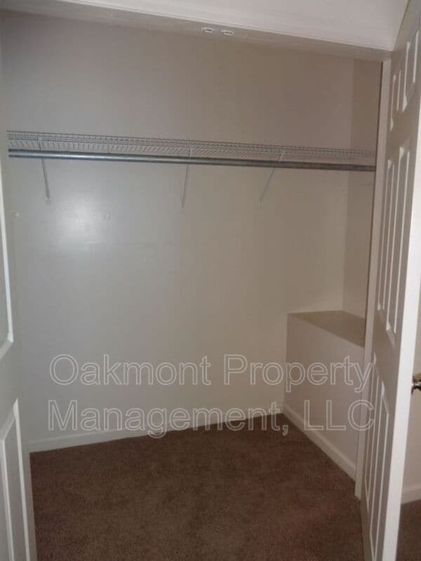 Building Photo - 942 Pedro Dr