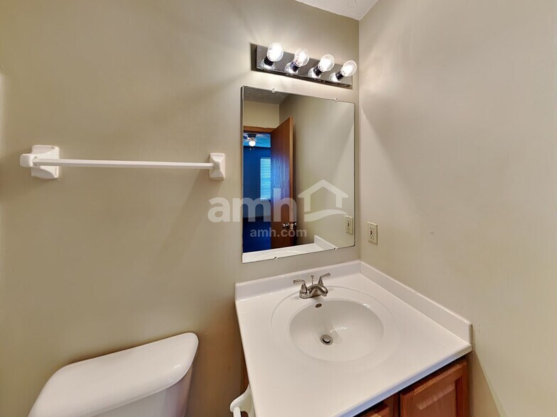 Building Photo - 514 Hannifin Dr