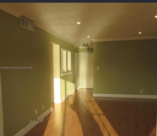 Building Photo - 2775 Taft St