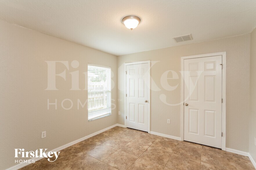 Building Photo - 3102 Lucaya Ave