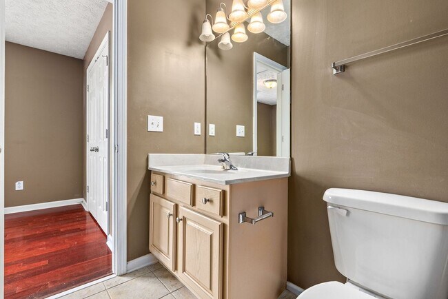 Building Photo - 4264 Live Oak Dr