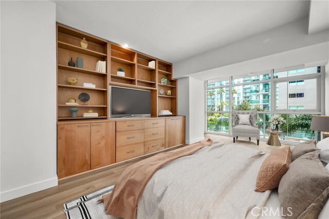 Building Photo - 13600 Marina Pointe Dr