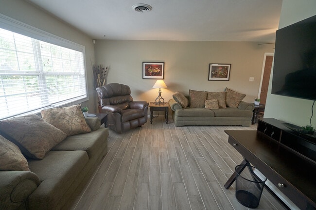 Living Room - 709 Meredith St