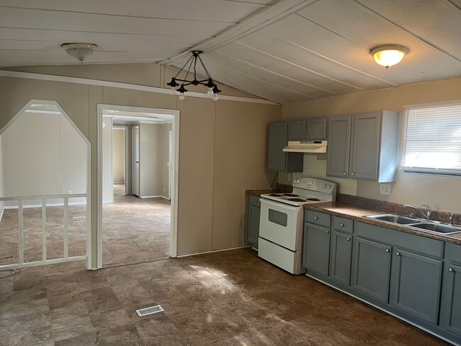 Building Photo - 401 Griffin Rd
