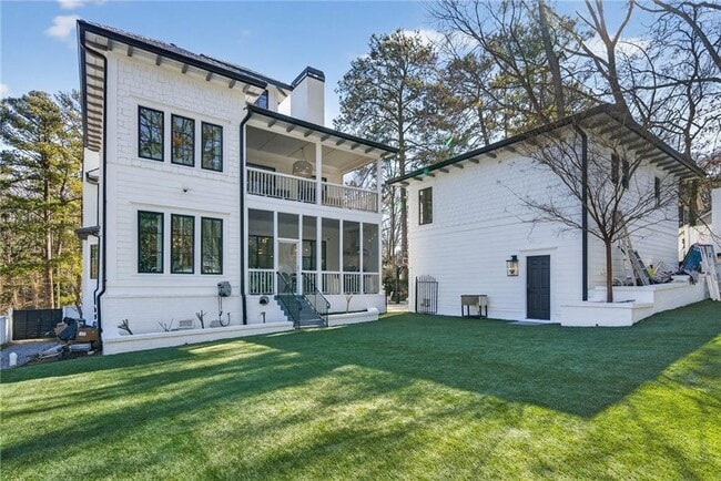 Building Photo - 1812 Wellbourne Dr NE