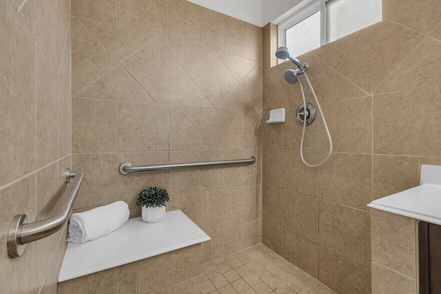 Building Photo - 24506 Forest Canopy Dr