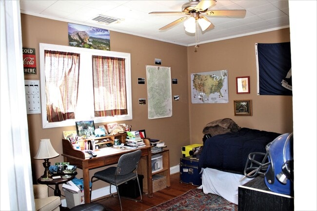 Building Photo - Downtown Apartment