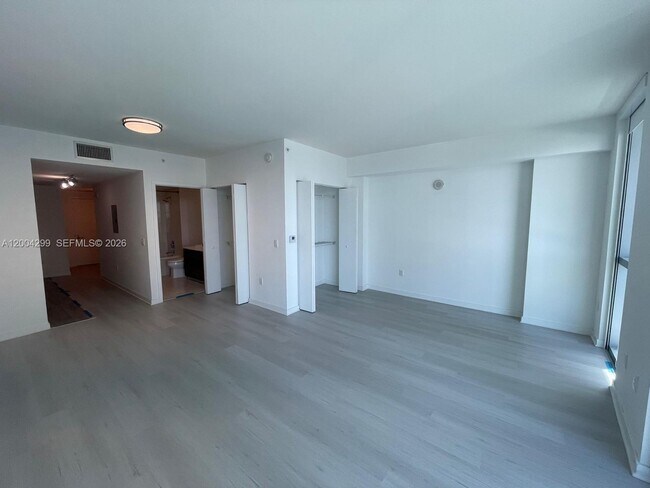 Building Photo - 1100 S Miami Ave