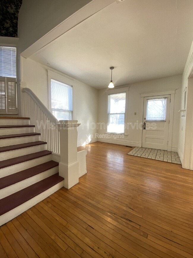 Building Photo - 224 N Ward St