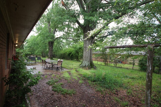 Building Photo - Coming Soon! 3 Bedroom 2 Bath Rental is So...