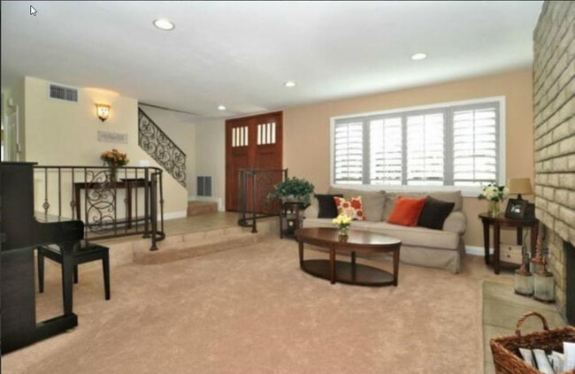 Building Photo - 2374 San Joaquin Ct