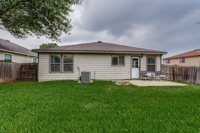 Building Photo - SINGLE-STORY 3-BEDROOM IN CIBOLO