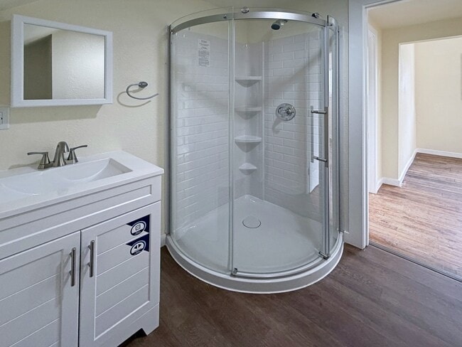 Building Photo - 960 Clark St