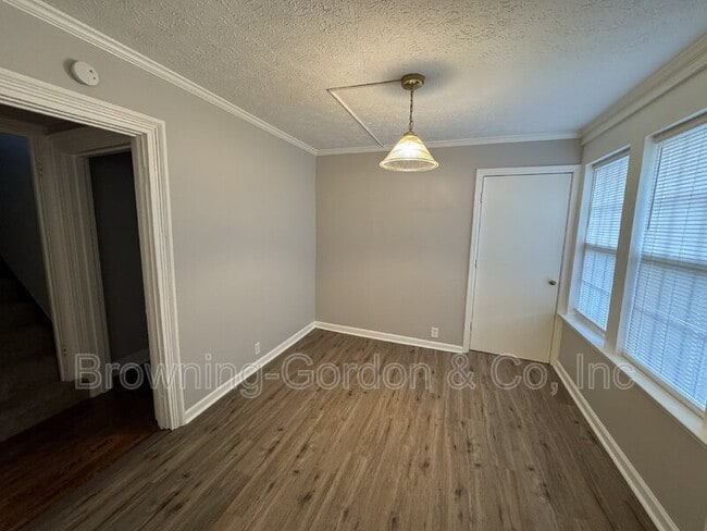 Building Photo - 1503 Bernard Ave