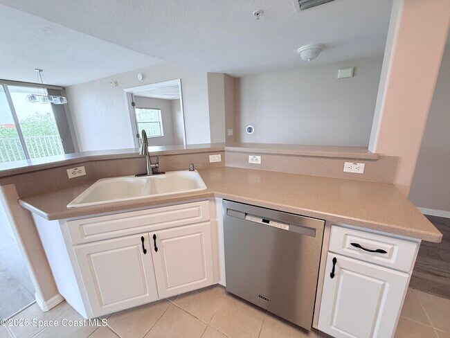Building Photo - 8903 Laguna Ln