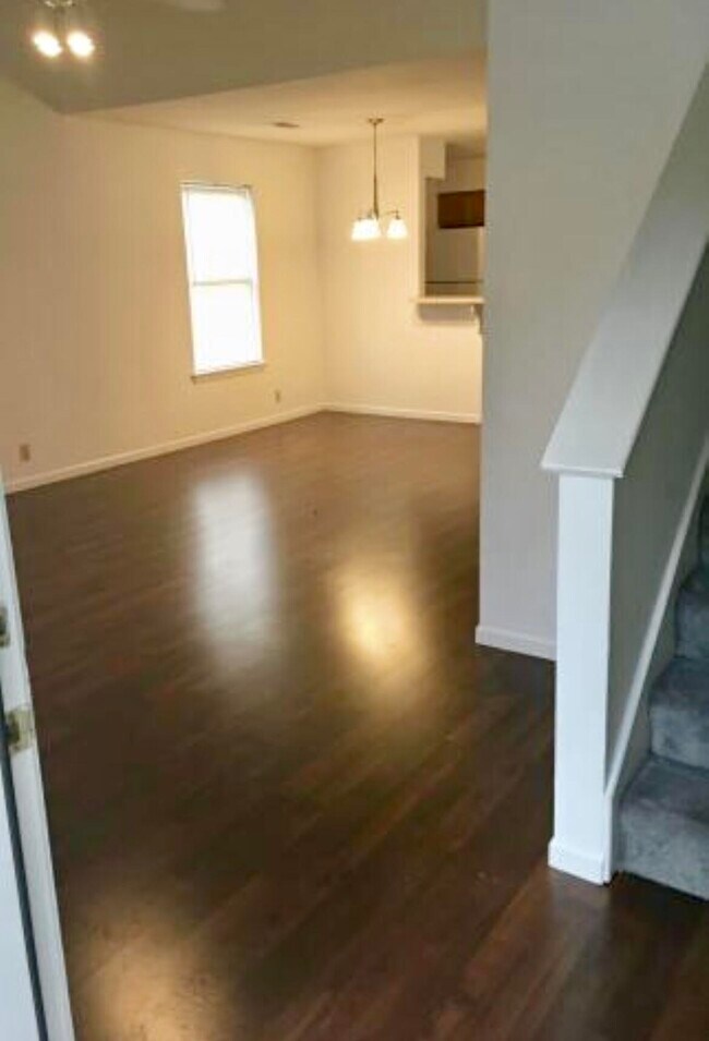 Building Photo - 2401 Santa Rosa Ct