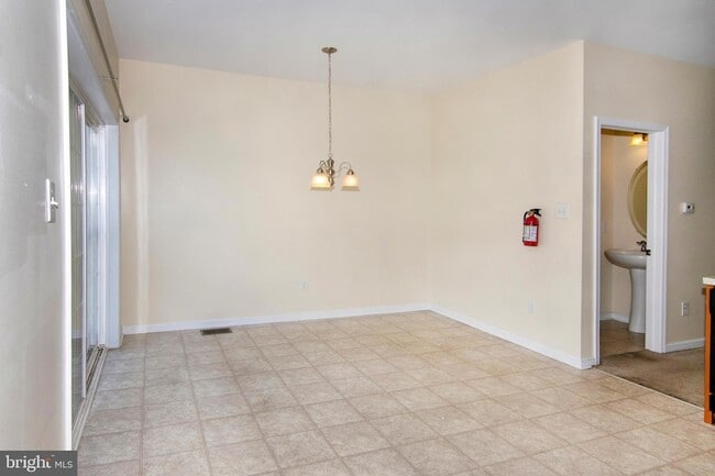 Building Photo - 517 Boxwood Ln