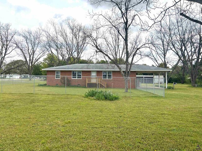 Primary Photo - 482 Lake Joy Rd