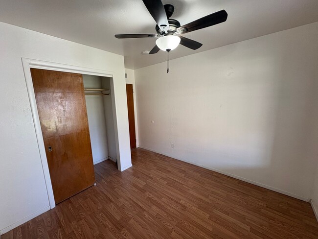 Building Photo - 4302