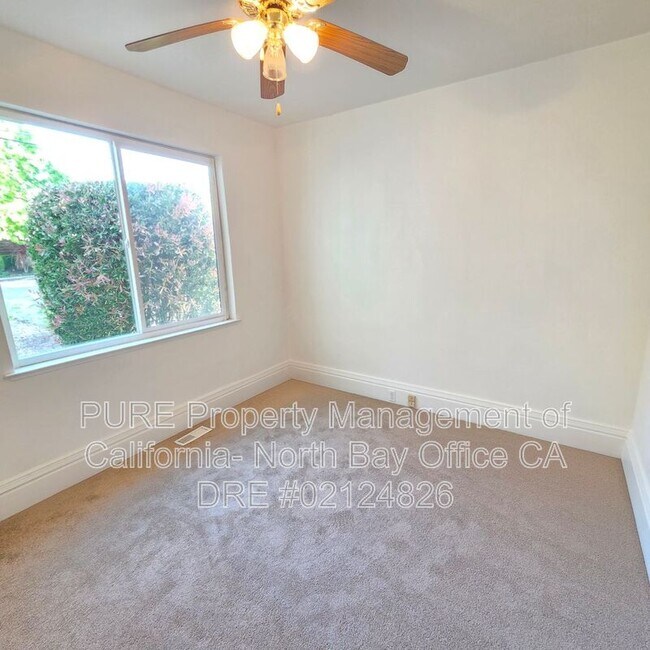 Building Photo - 311 8th St