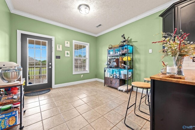 Building Photo - 25850 Iron Gate Dr