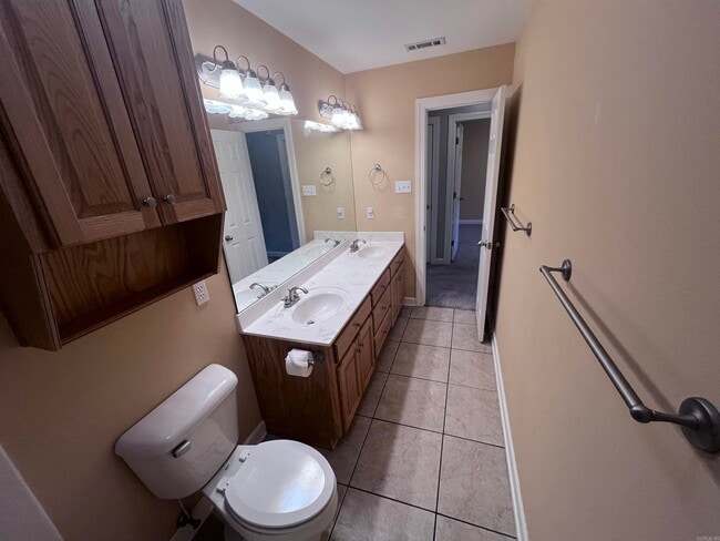 Building Photo - 1808 Airborn Dr