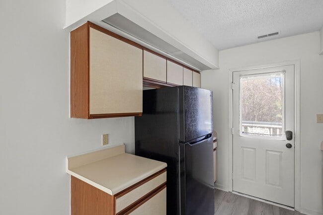 Building Photo - South Asheville Townhome