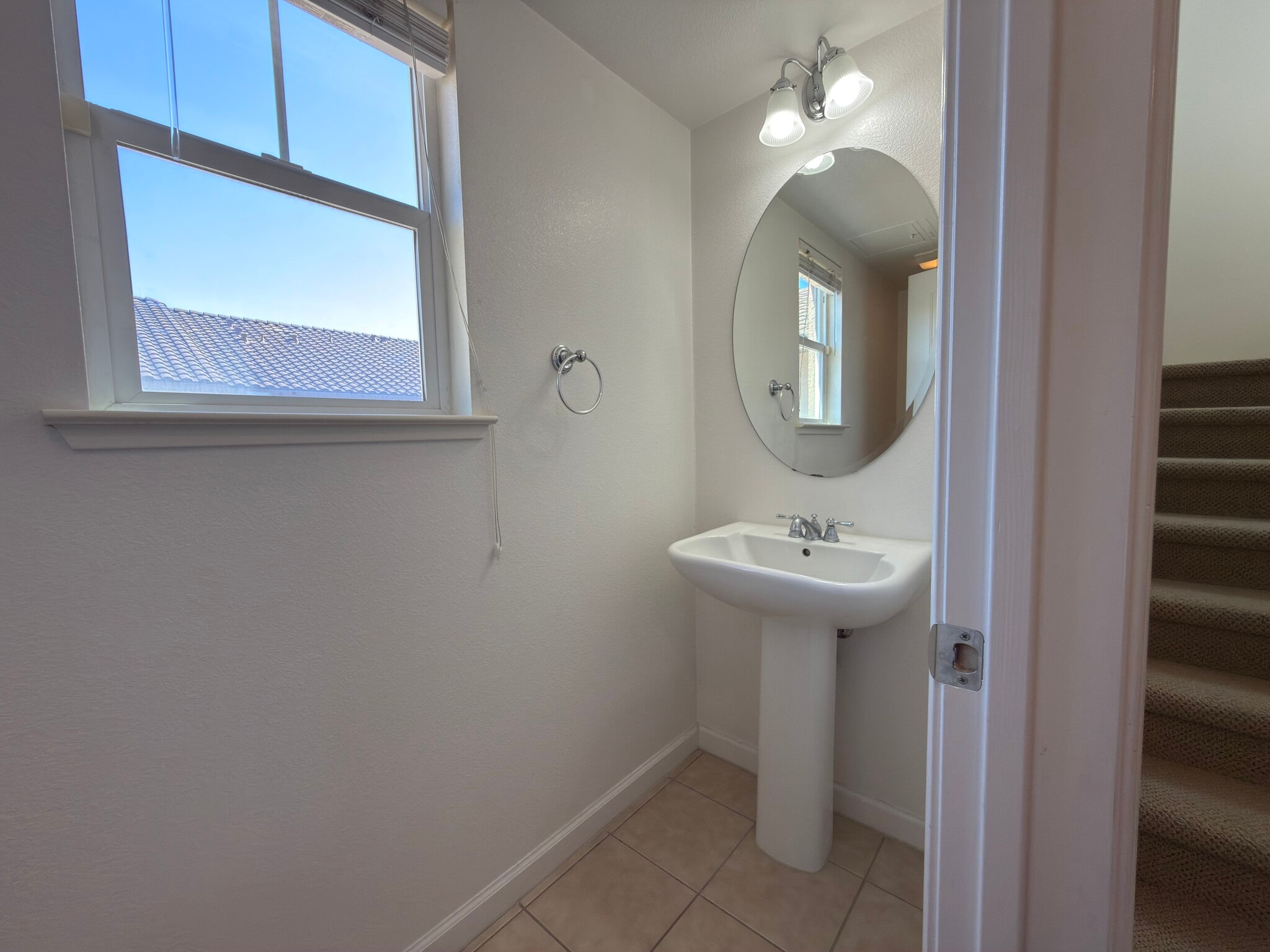 Half-Bathroom Sink - 300 Presidio St