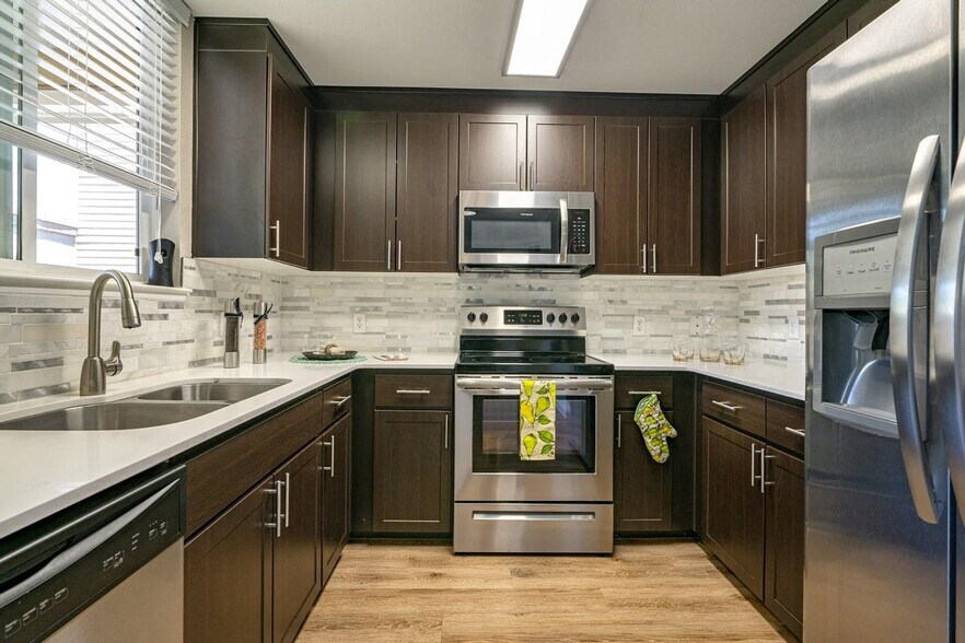 Building Photo - 1700 Botelho Dr