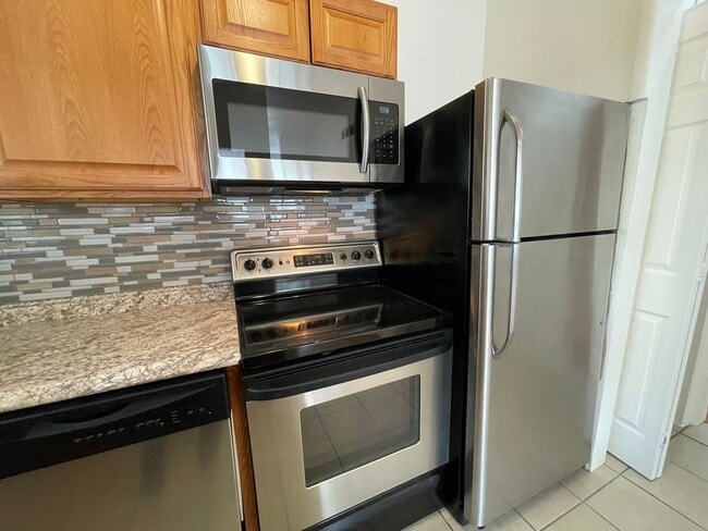 Primary Photo - Charming 2 Bedroom, 1 Bathroom Duplex in A...