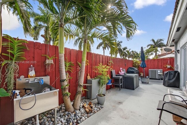 Building Photo - 10101 SW 162nd Ct