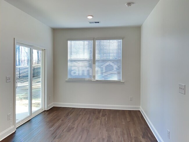 Building Photo - 616 Rivermist Dr